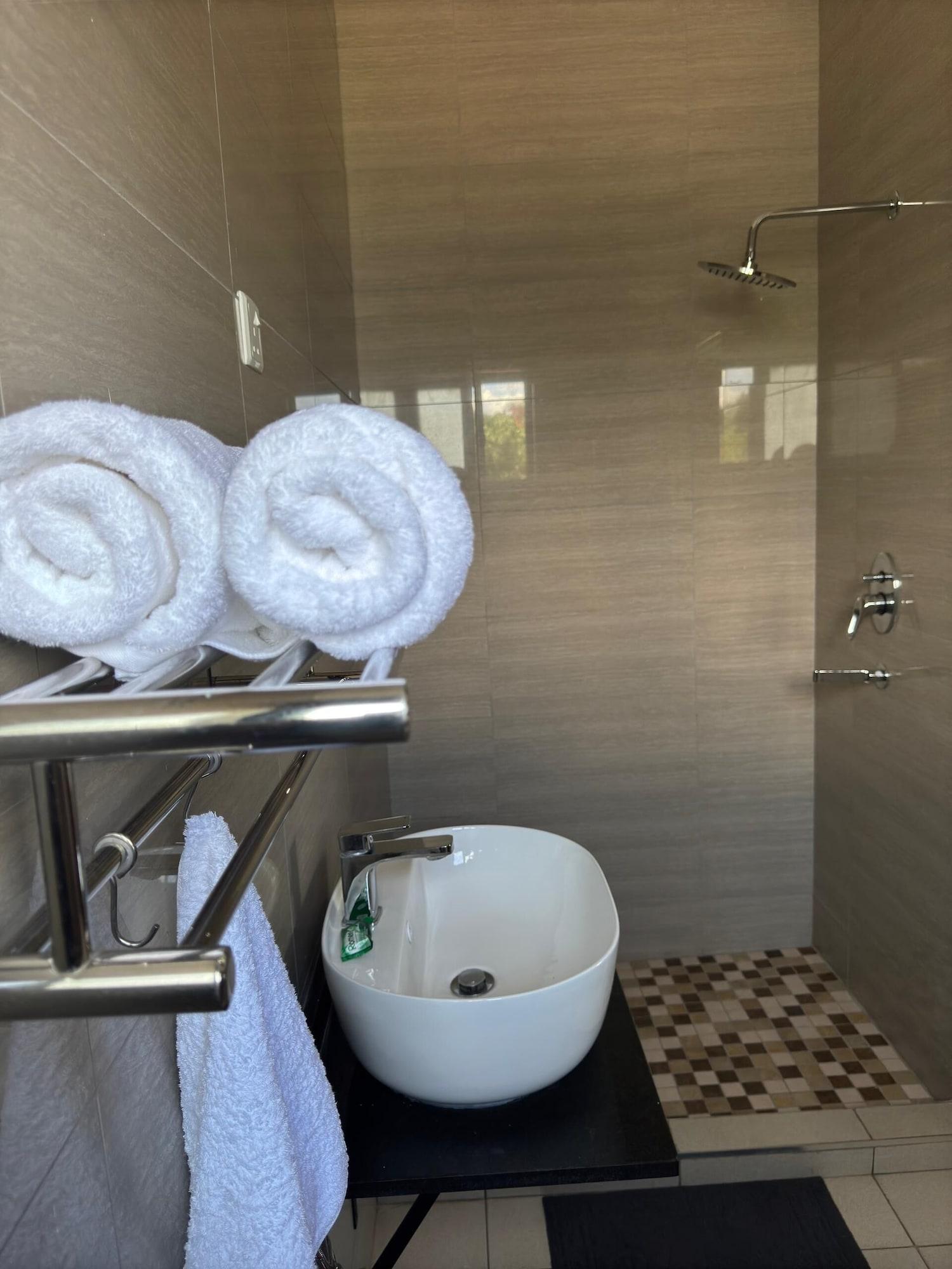 Equipamiento de Habitación Eleganciana Lodges Ltd