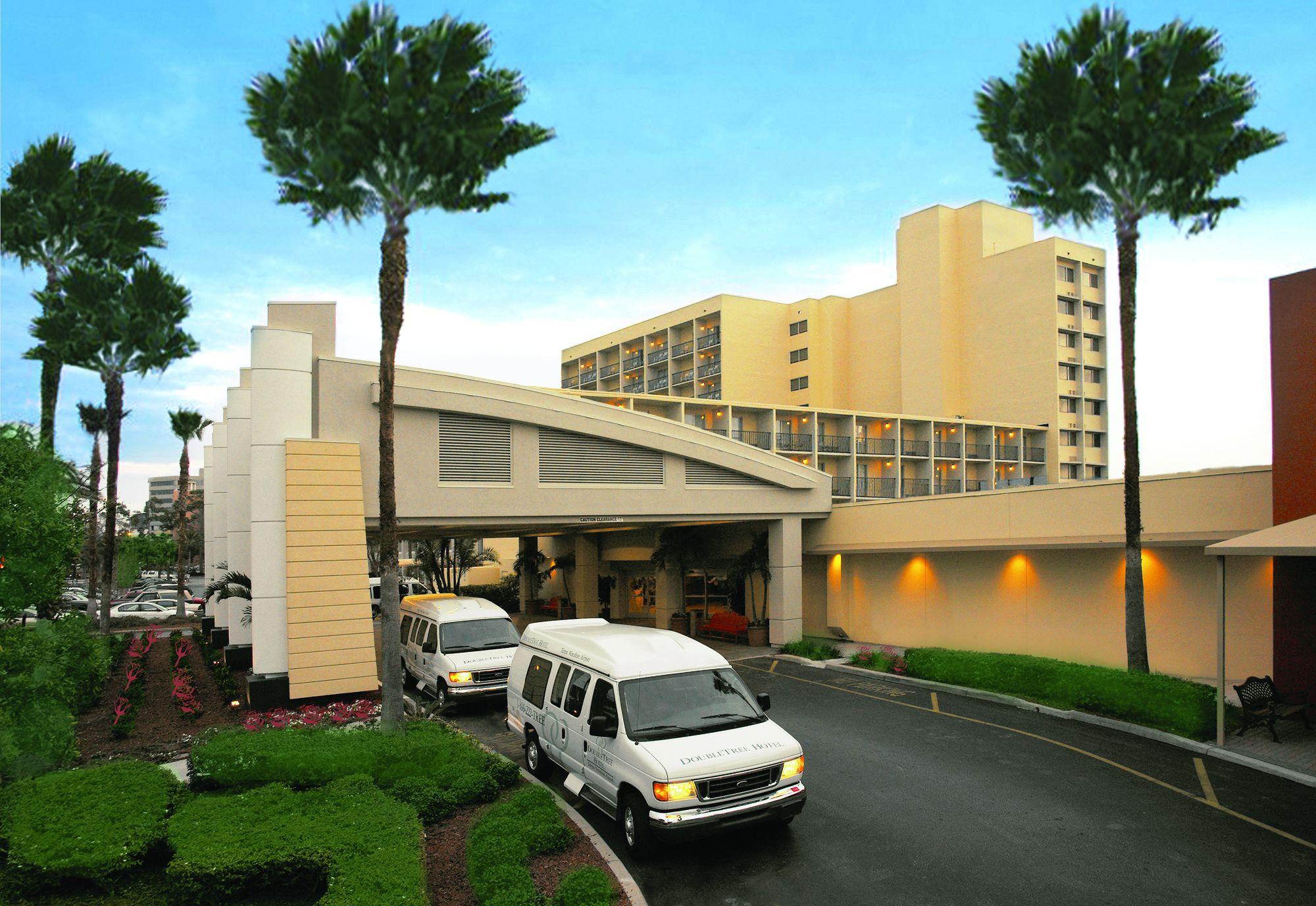 Exterior View DoubleTree by Hilton Tampa Airport - Westshore