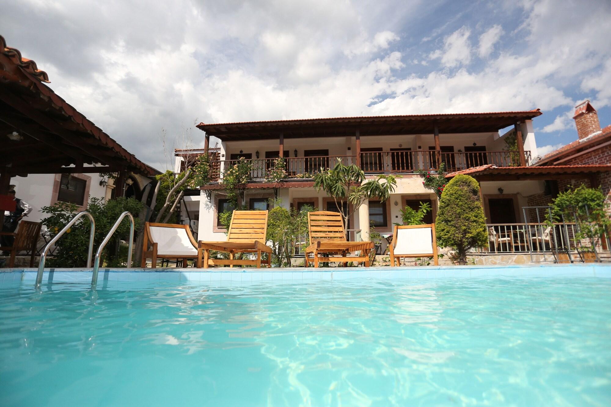 Varios Akropolis Guest House