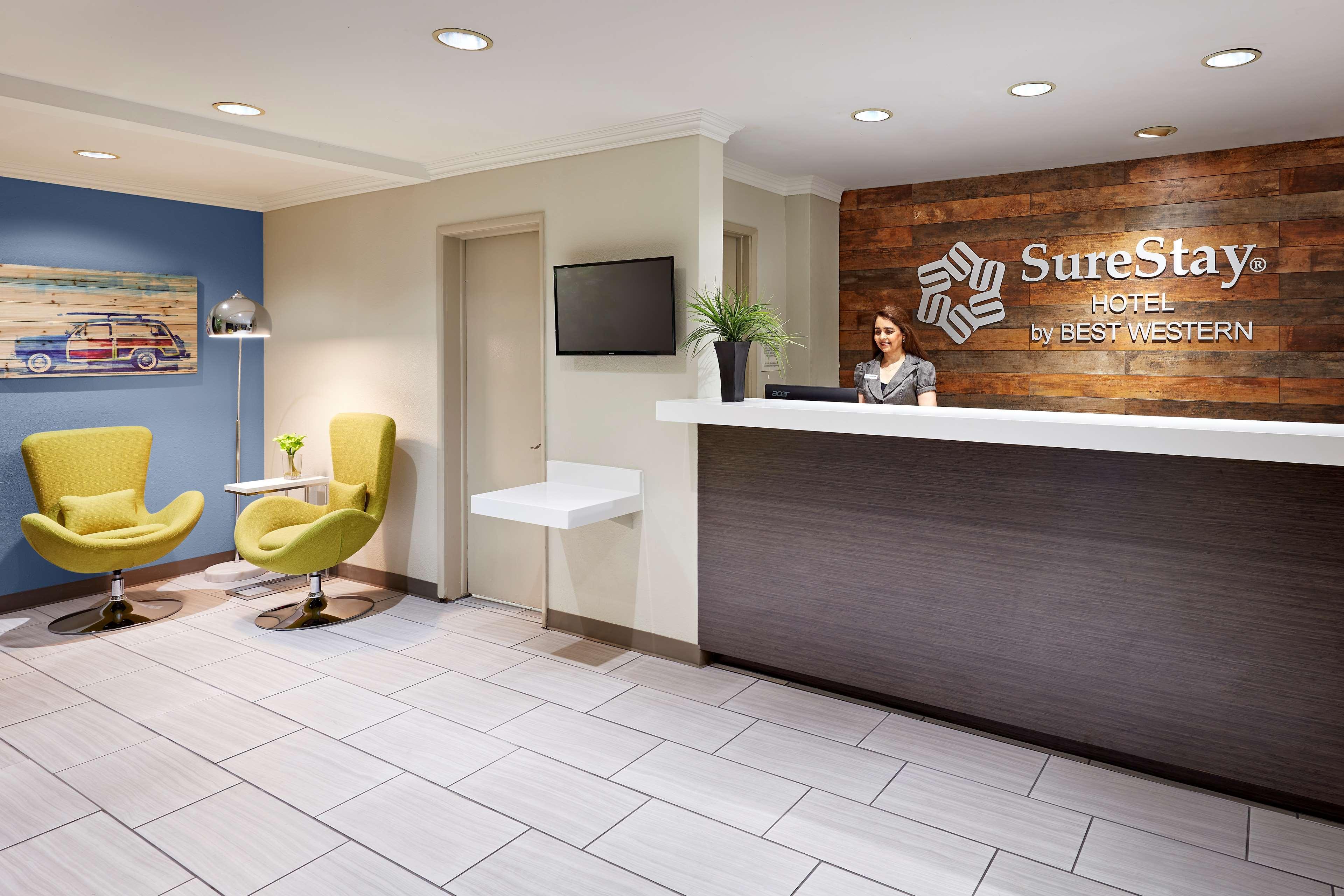 Vista Lobby SureStay Hotel by Best Western San Diego Pacific Beach