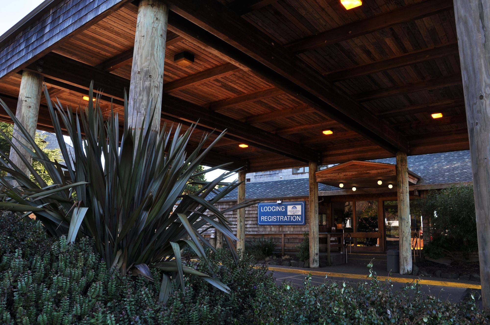 Vista Lobby Embarcadero Resort Hotel & Marina