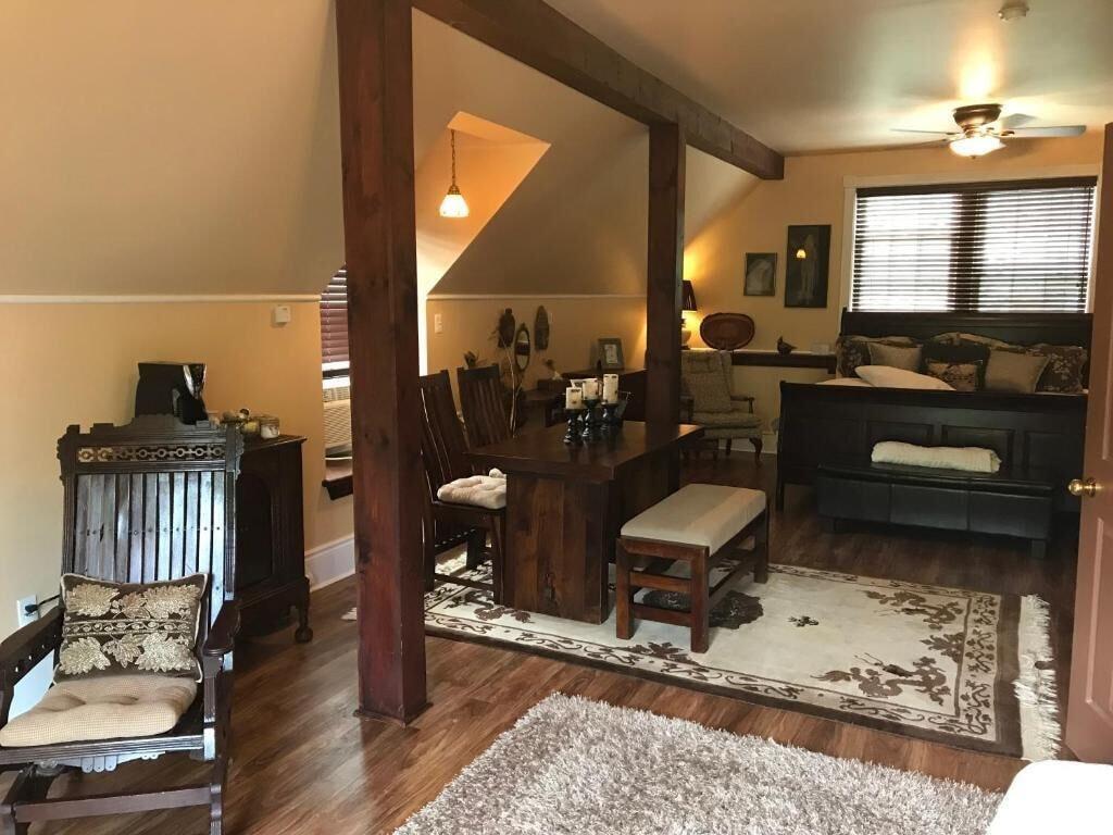 Vista Lobby The Colonel's Inn