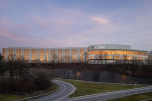Paquete - Hilton Zurich Airport