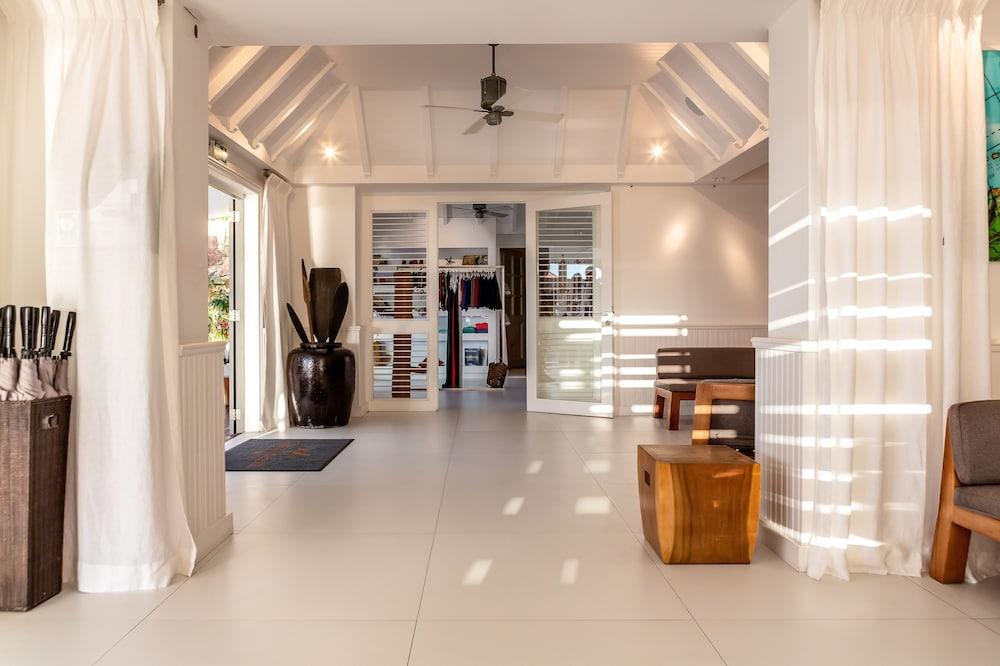Vista Lobby Christopher Hotel