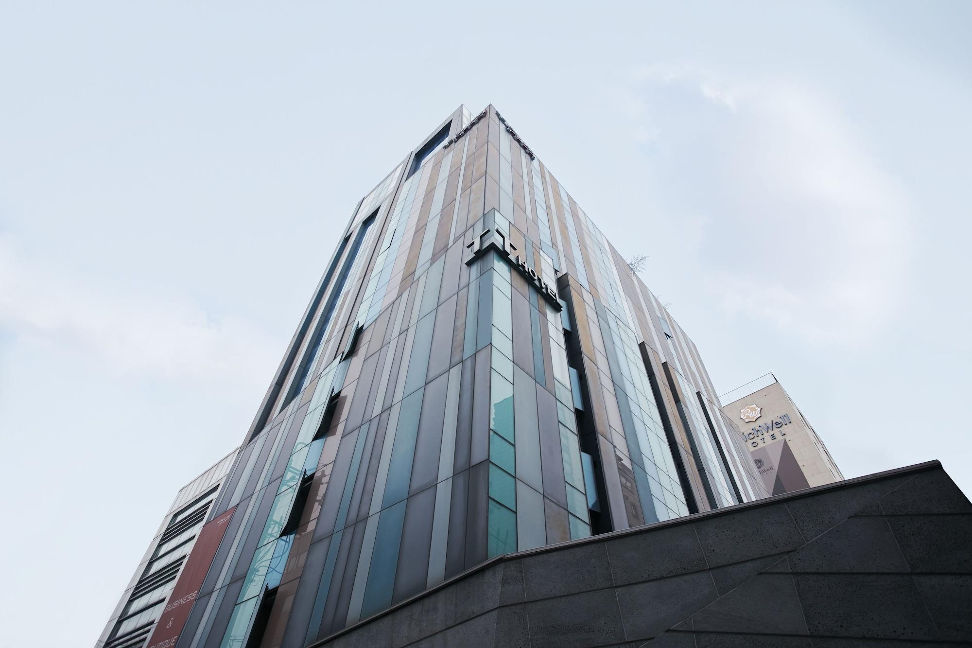 Vista Exterior Tria Hotel