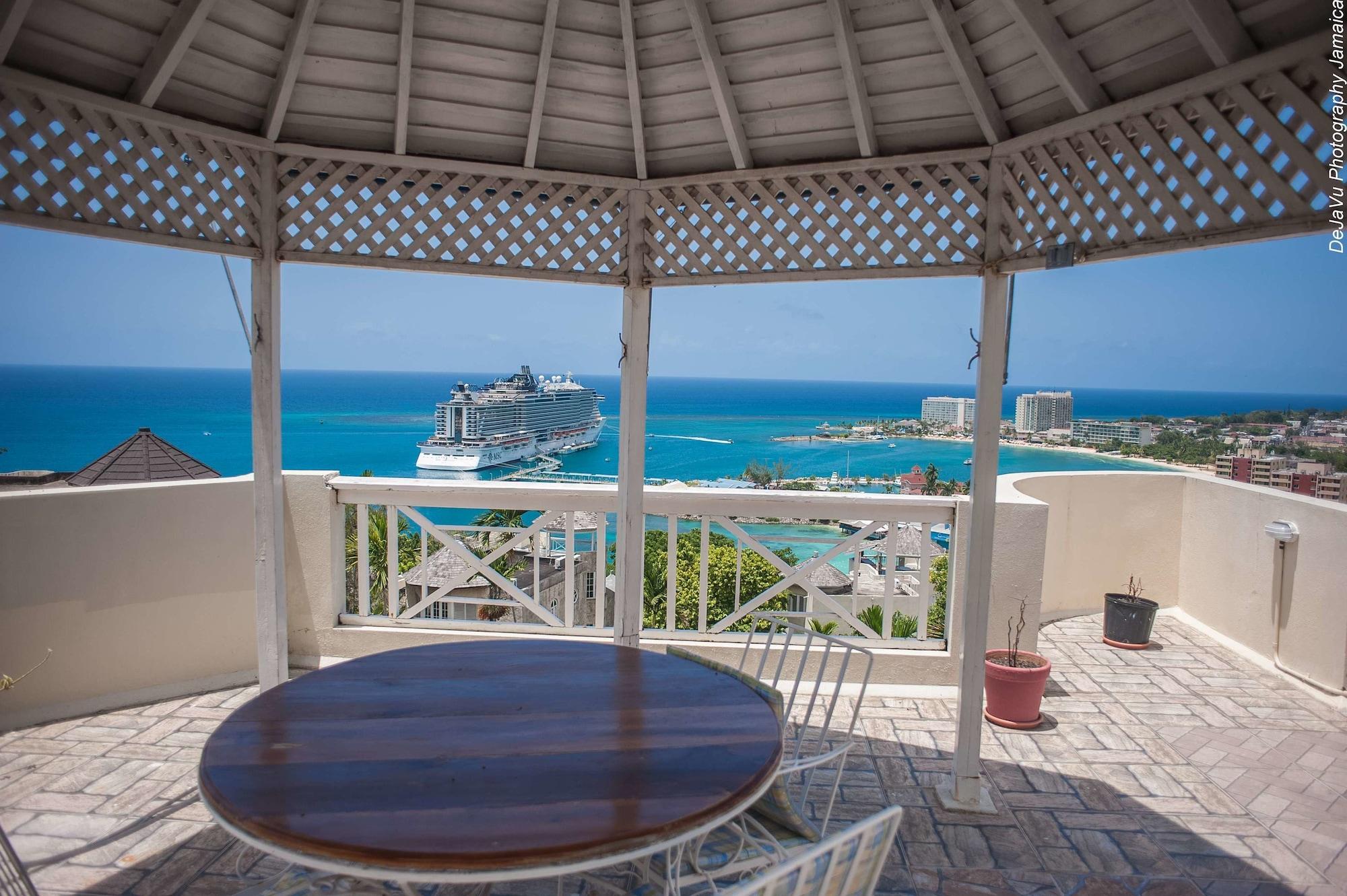 Varios Spectaculer View at Columbus Heights