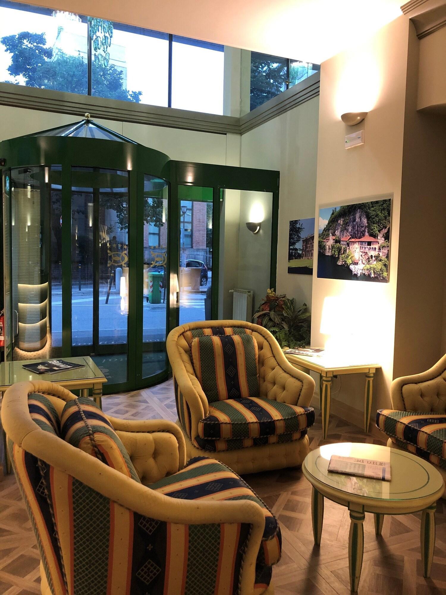 Vista Lobby Hotel Crystal