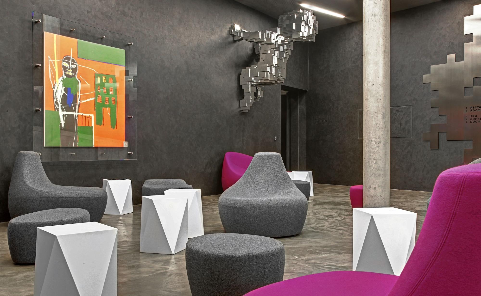 Vista Lobby Miura Hotel