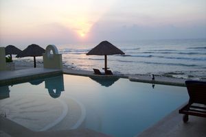 Alquiler Vacacional - Villa Arghy: Private Beachfront House in Tulum, Mexico with Infinity Pool