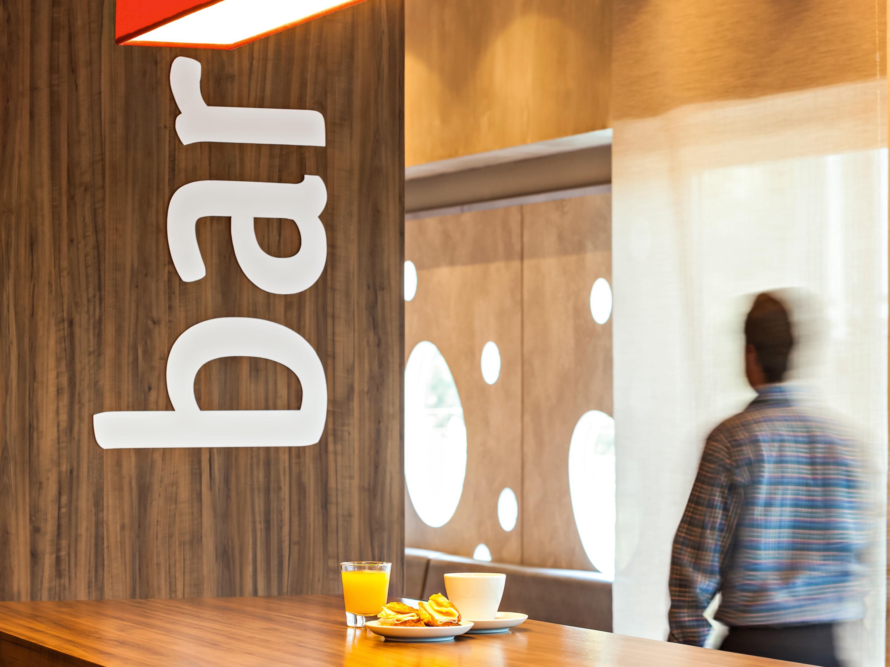 Bar/Salón Ibis Pilar