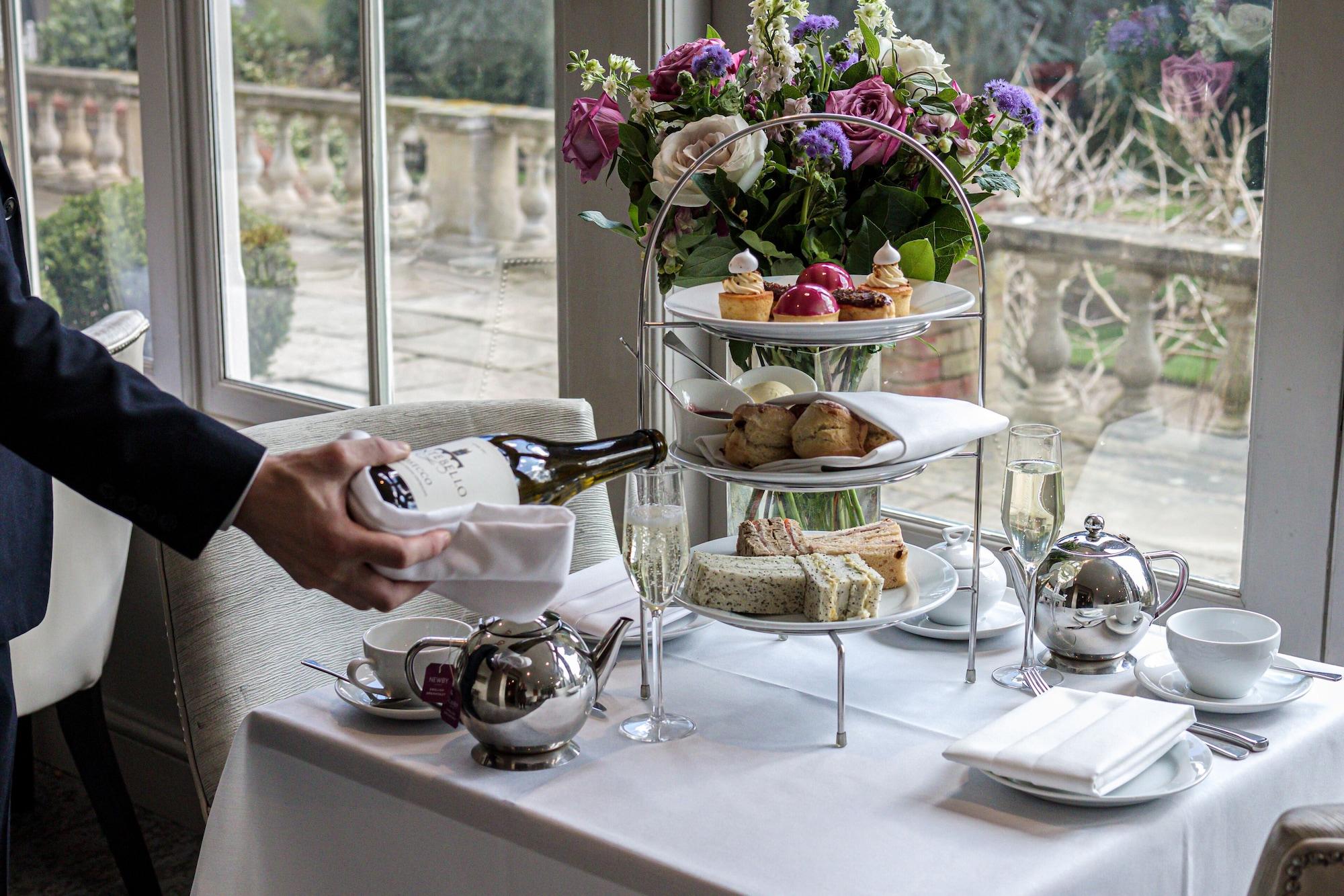 Restaurant Rowhill Grange Hotel & Utopia Spa