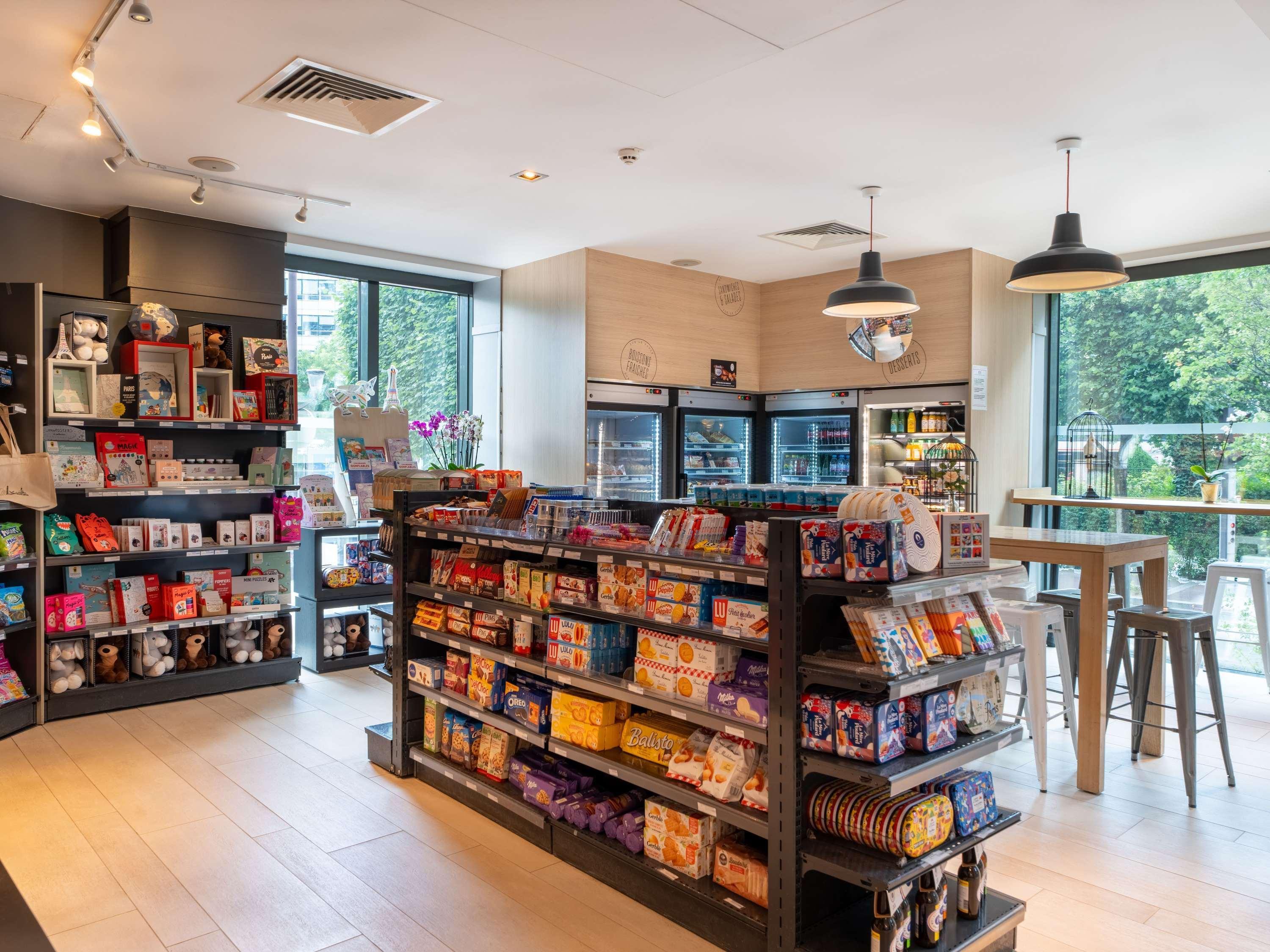 Bar/Salón Novotel Suites Paris Issy les Moulineaux