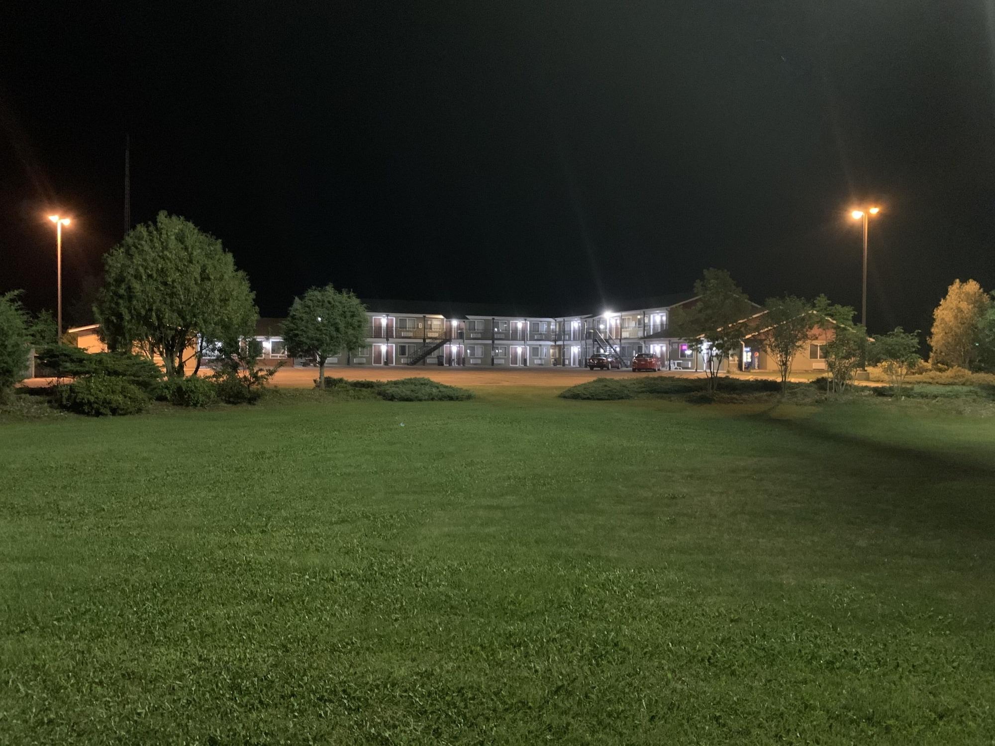 Varios Pine River Inn