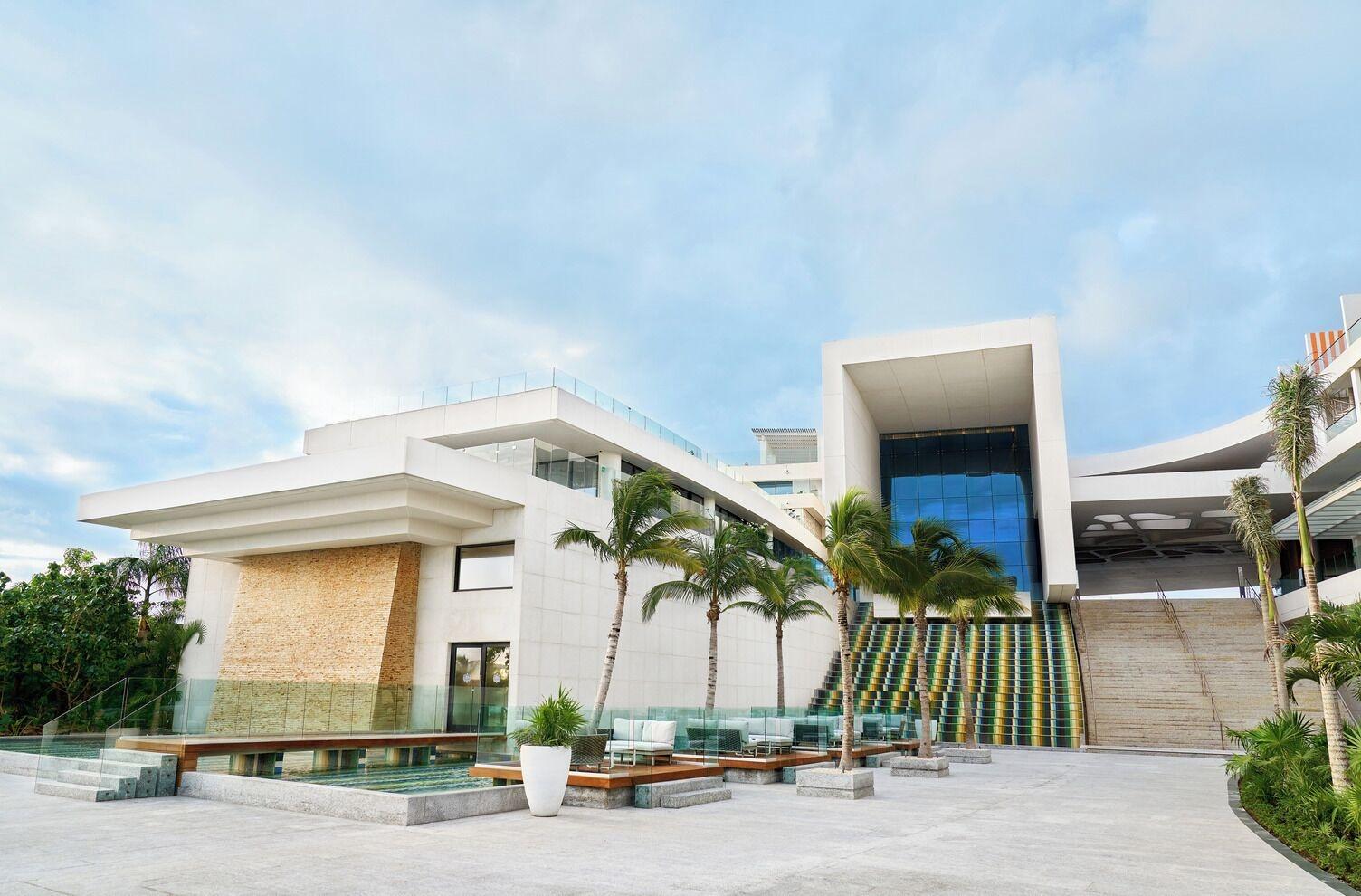 Vista Exterior SLS Playa Mujeres – ALL Inclusive Collection