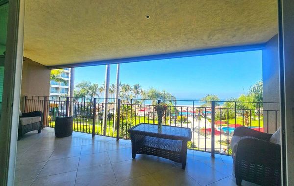 Beachfront Grand Venetian condo - Hoteles 3 estrellas en Puerto Vallarta, México