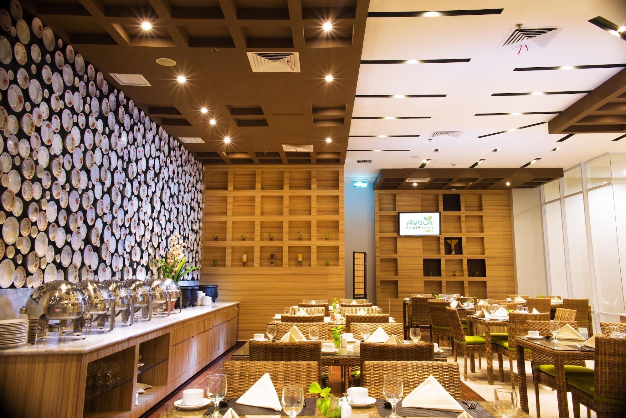Restaurant Ayola First Point Hotel Pekanbaru