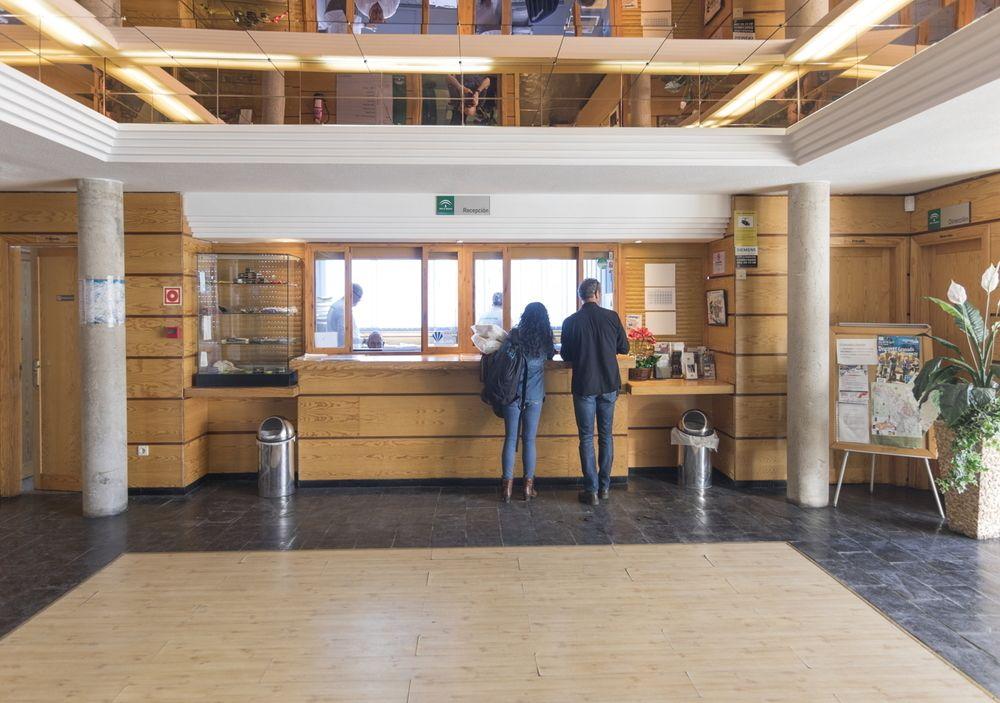 Vista Lobby Albergue Inturjoven Sierra Nevada - Hostel