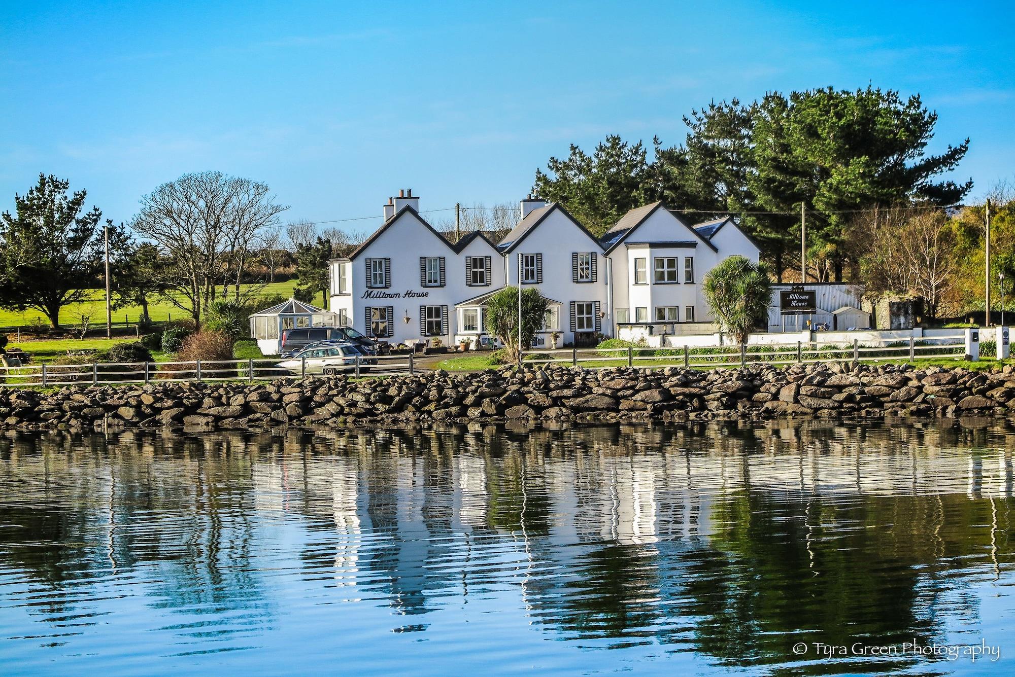Varios Milltown House
