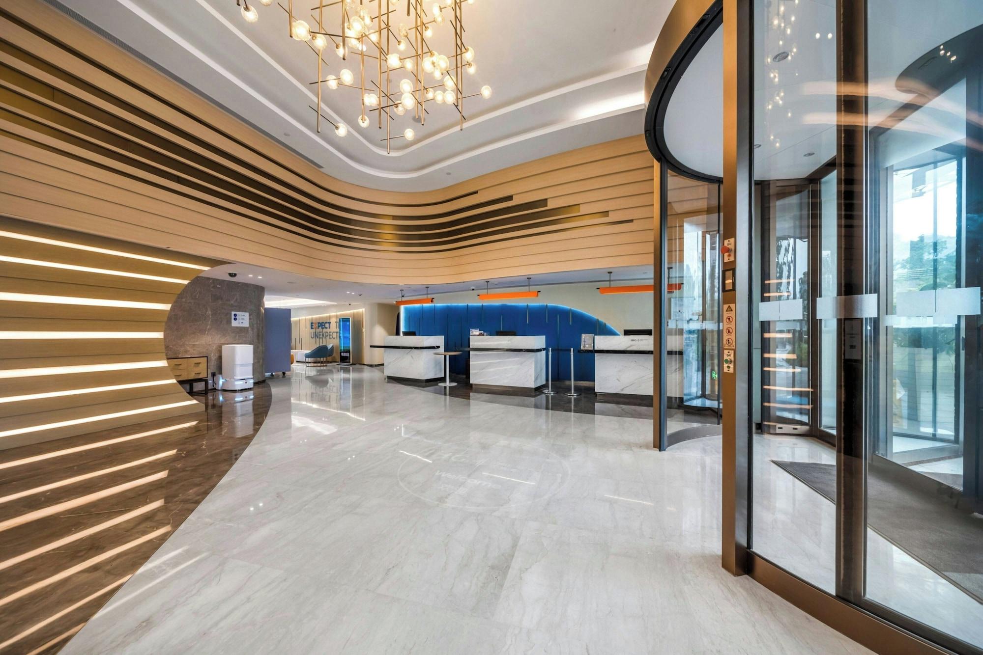 Vista Lobby Holiday Inn Express Yibin by IHG