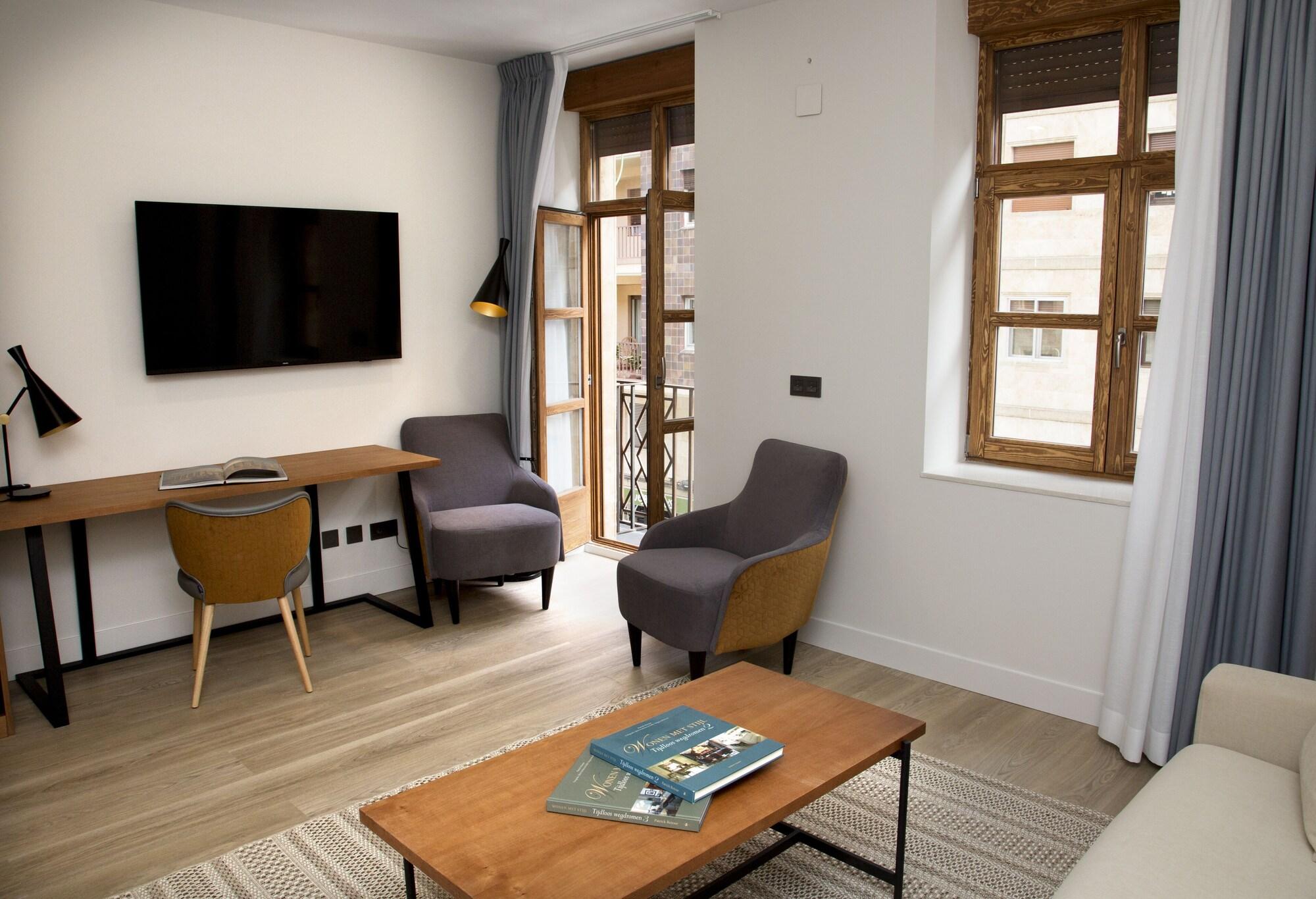 Varios Prisma Suites