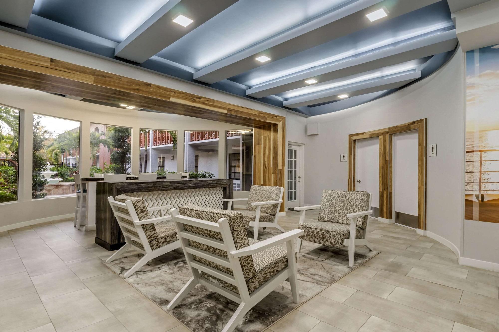 Vista Lobby Clarion Pointe Tampa-Brandon Near Fairgrounds and Casino