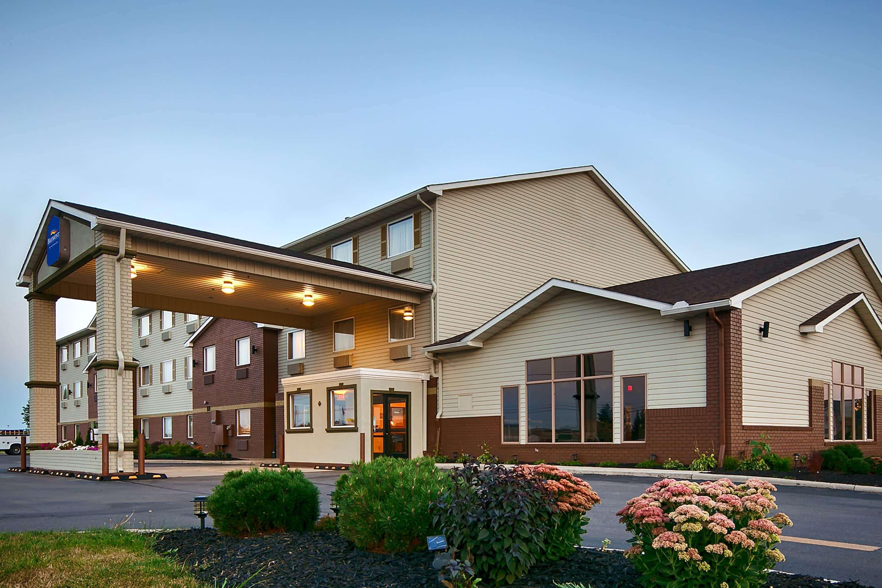 Vista Exterior Baymont by Wyndham Marion, OH
