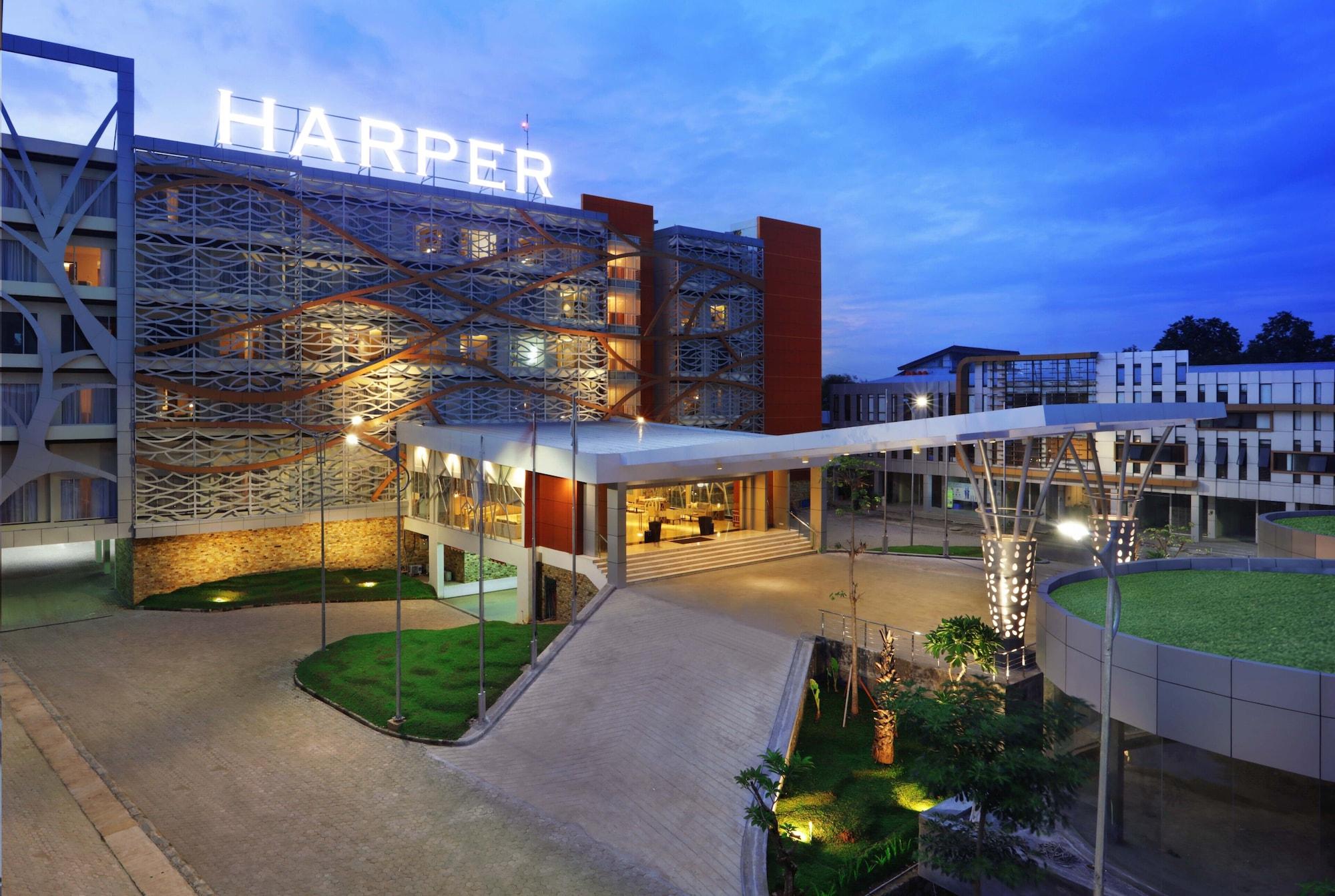 Vista Exterior Harper Perintis - Makassar by ASTON