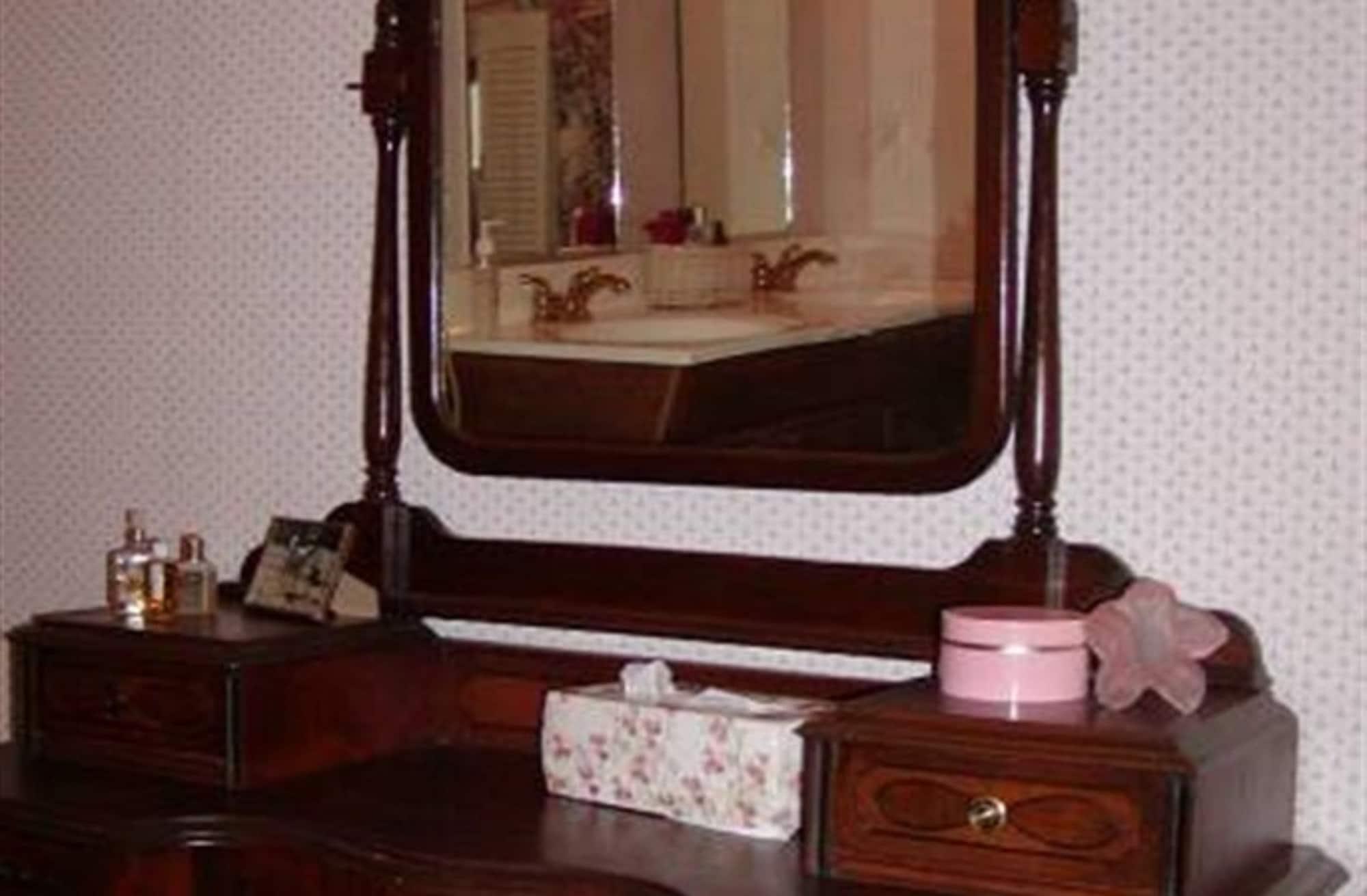 Vista Lobby The Inn on the Horse Farm