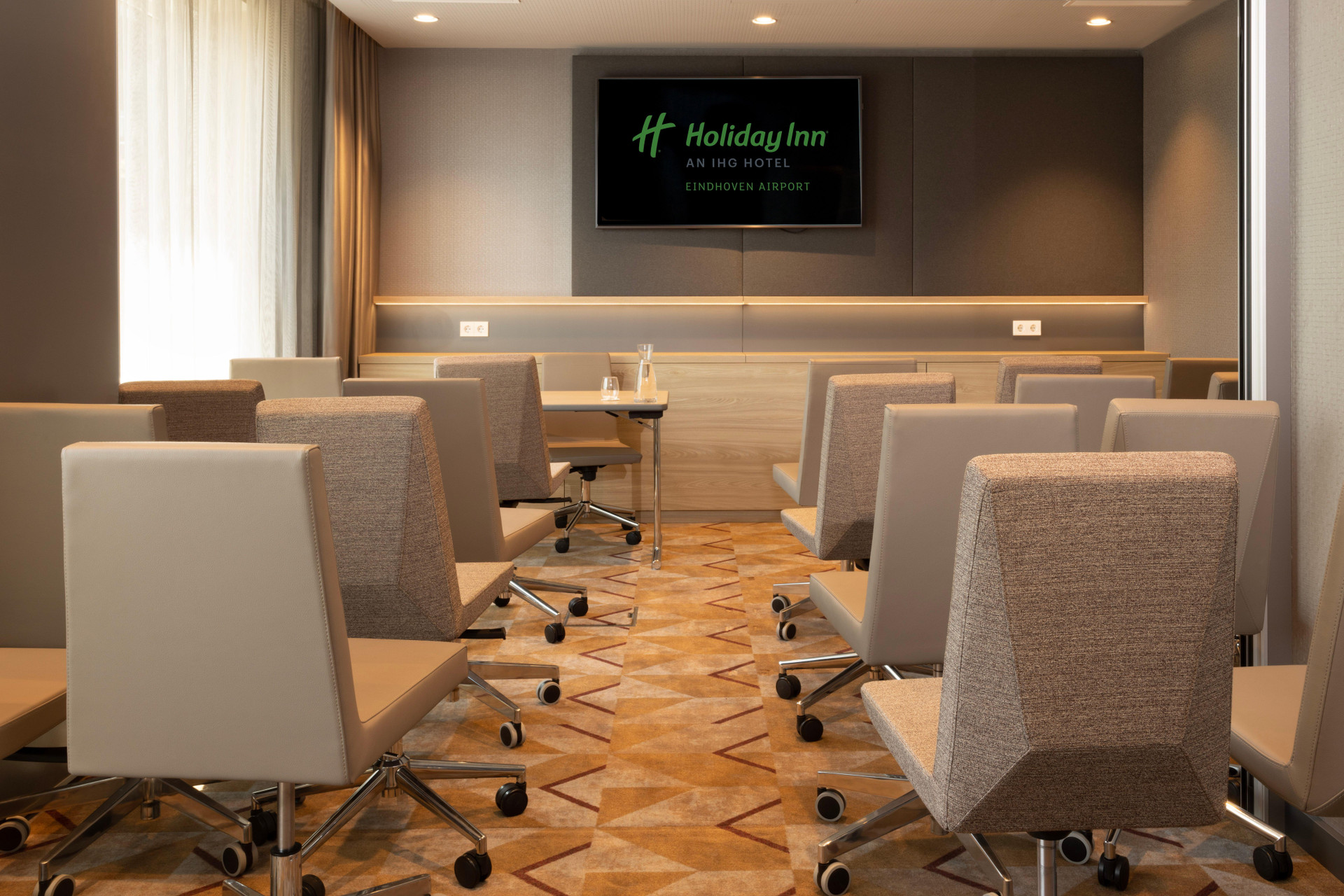 Centro de Negocios Holiday Inn Eindhoven Airport