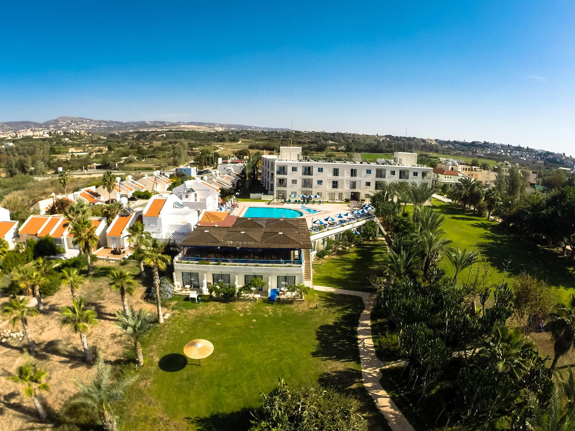 Vista Exterior Helios Bay Hotel Apts & Villas