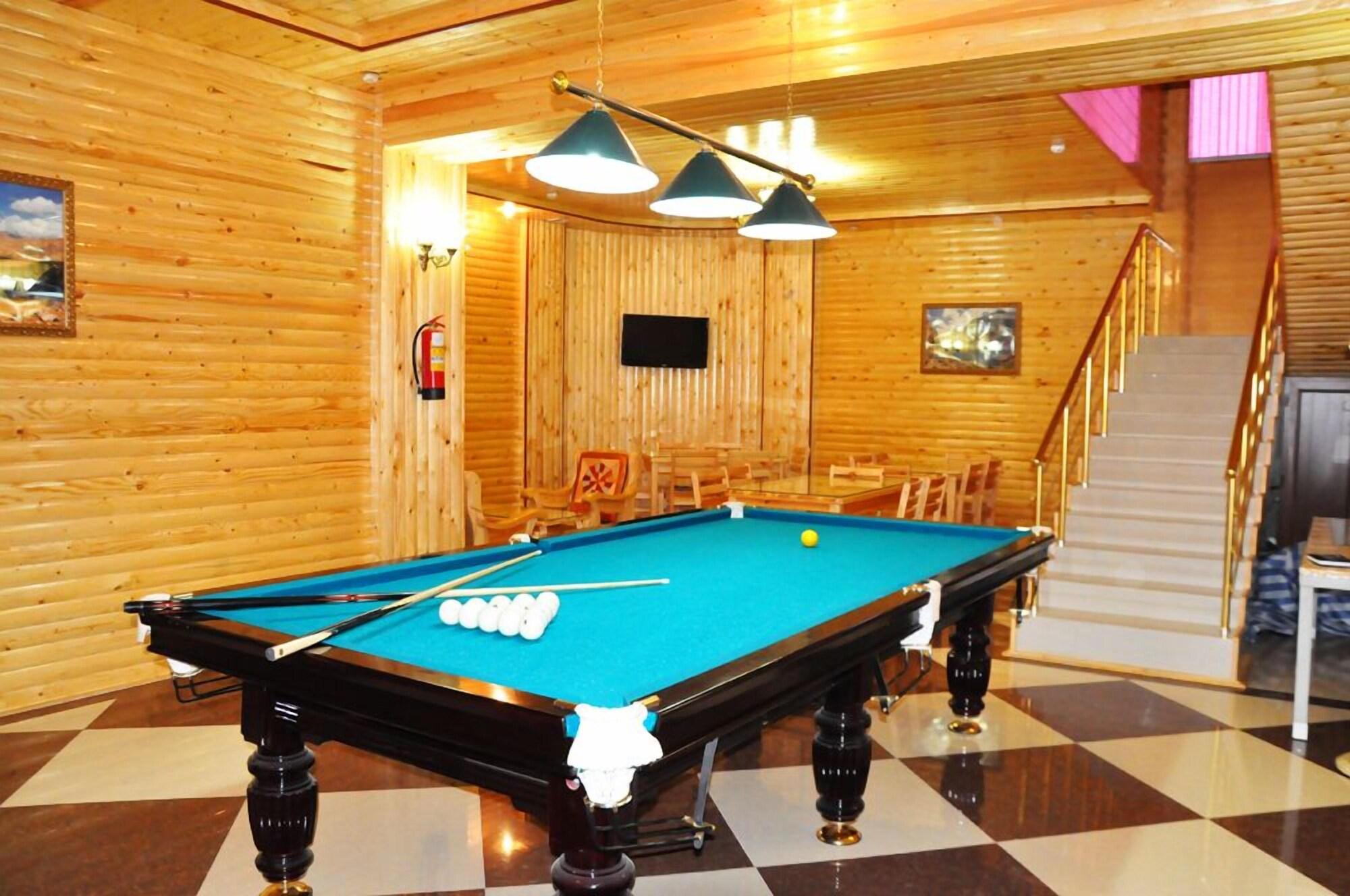 Instalaciones Recreativas Firuz Hotel