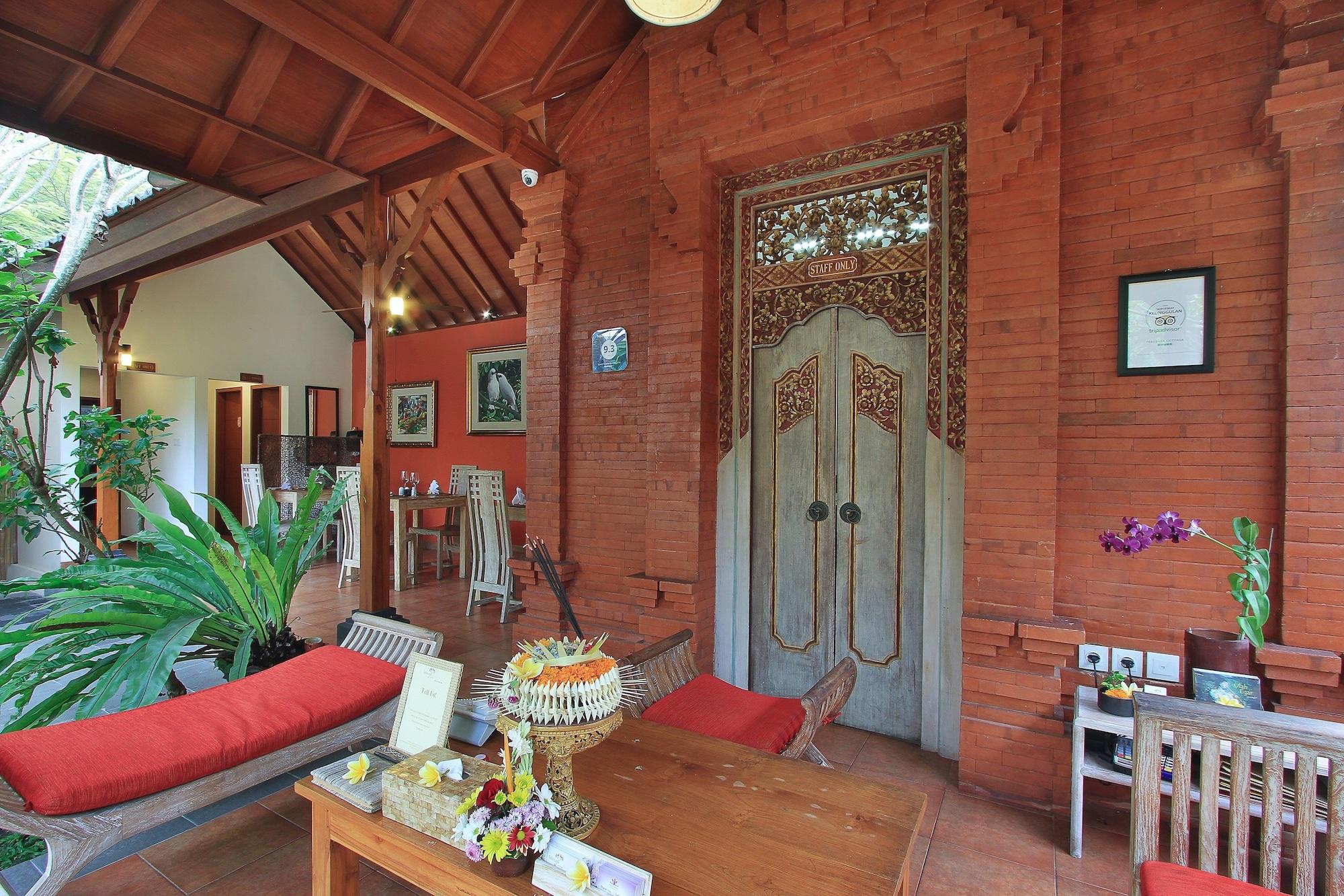 Vista Lobby Tebesaya Cottage by Pramana Villas
