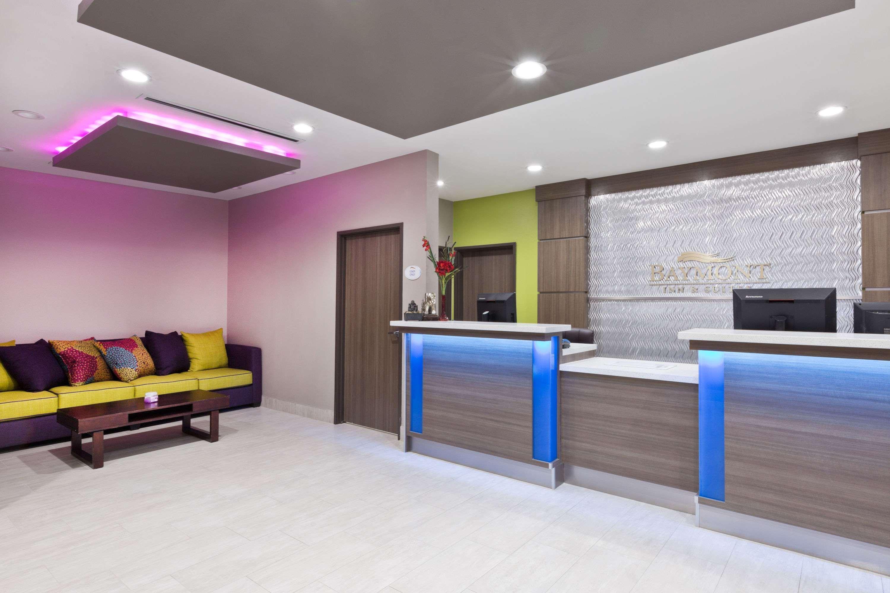 Vista Lobby Baymont By Wyndham Bryan College Station