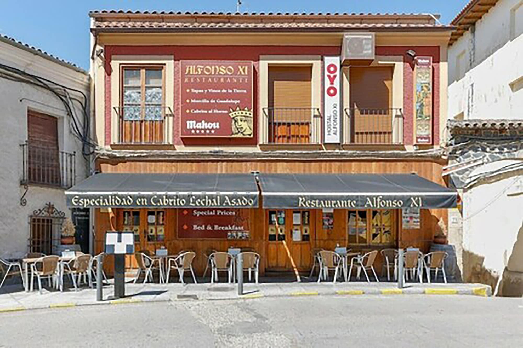 Vista Exterior Hostal Alfonso XI