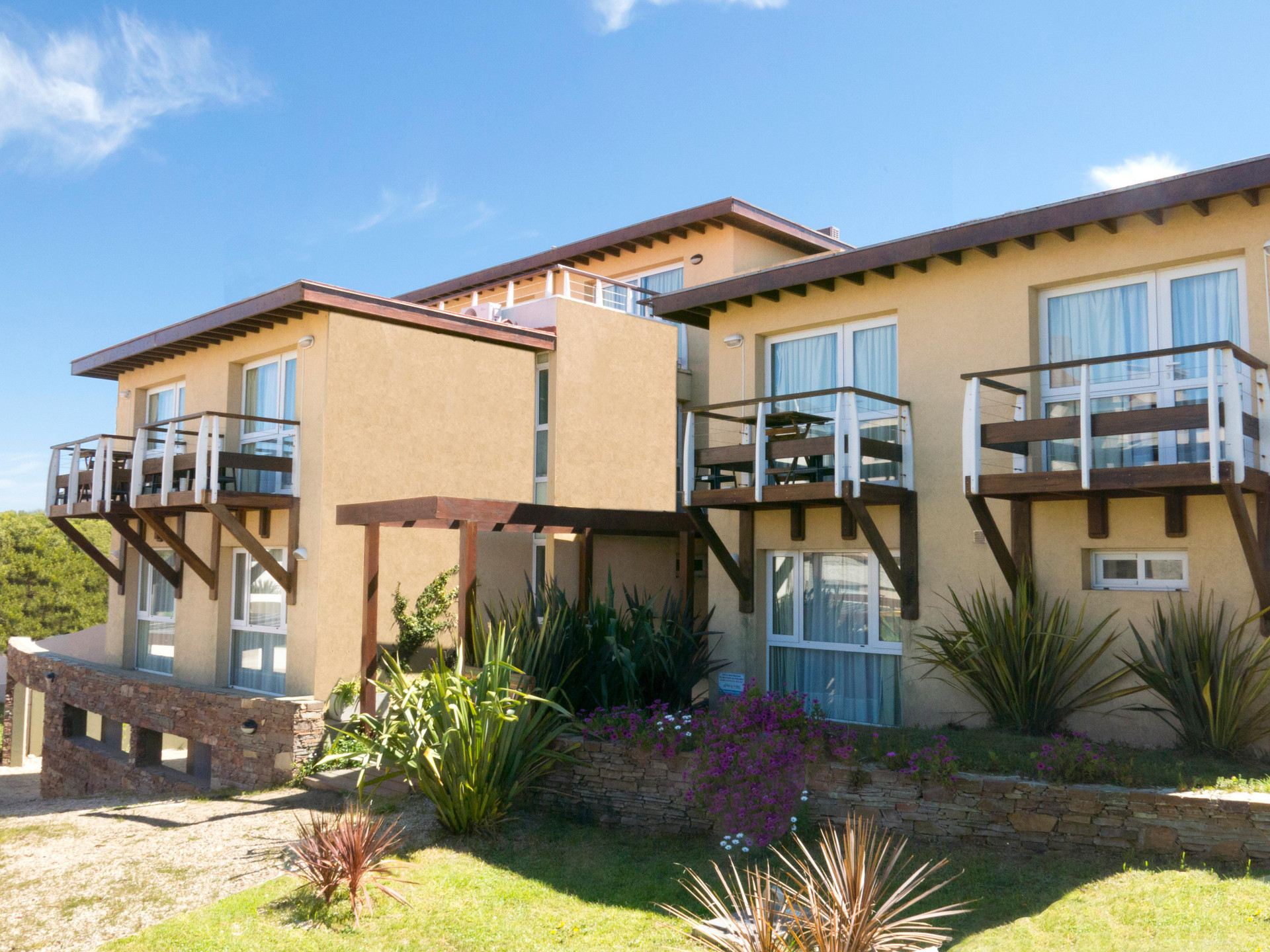 Vista Exterior Apart Paradiso