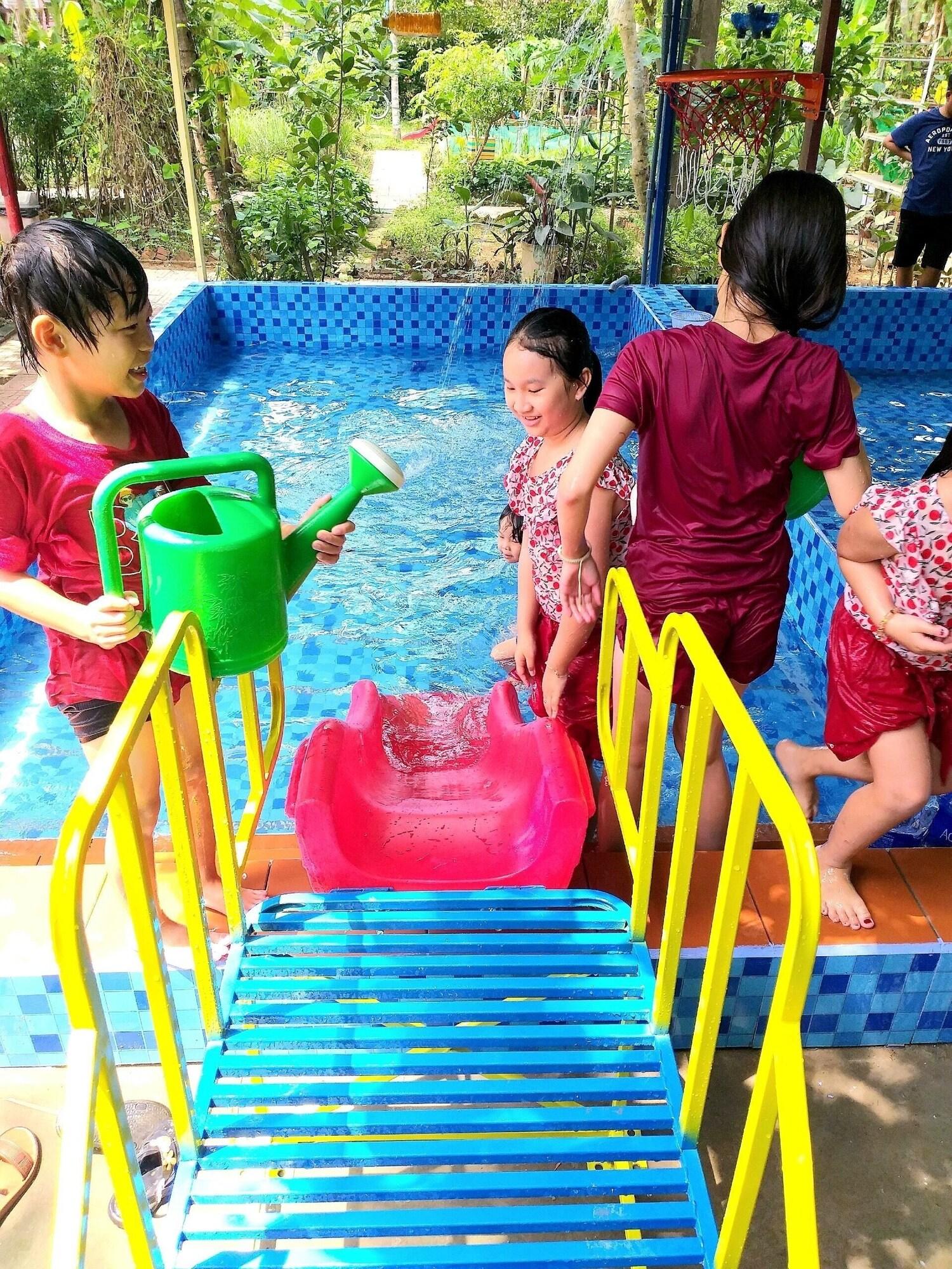 Vista Piscina Hue Lotus Homestay