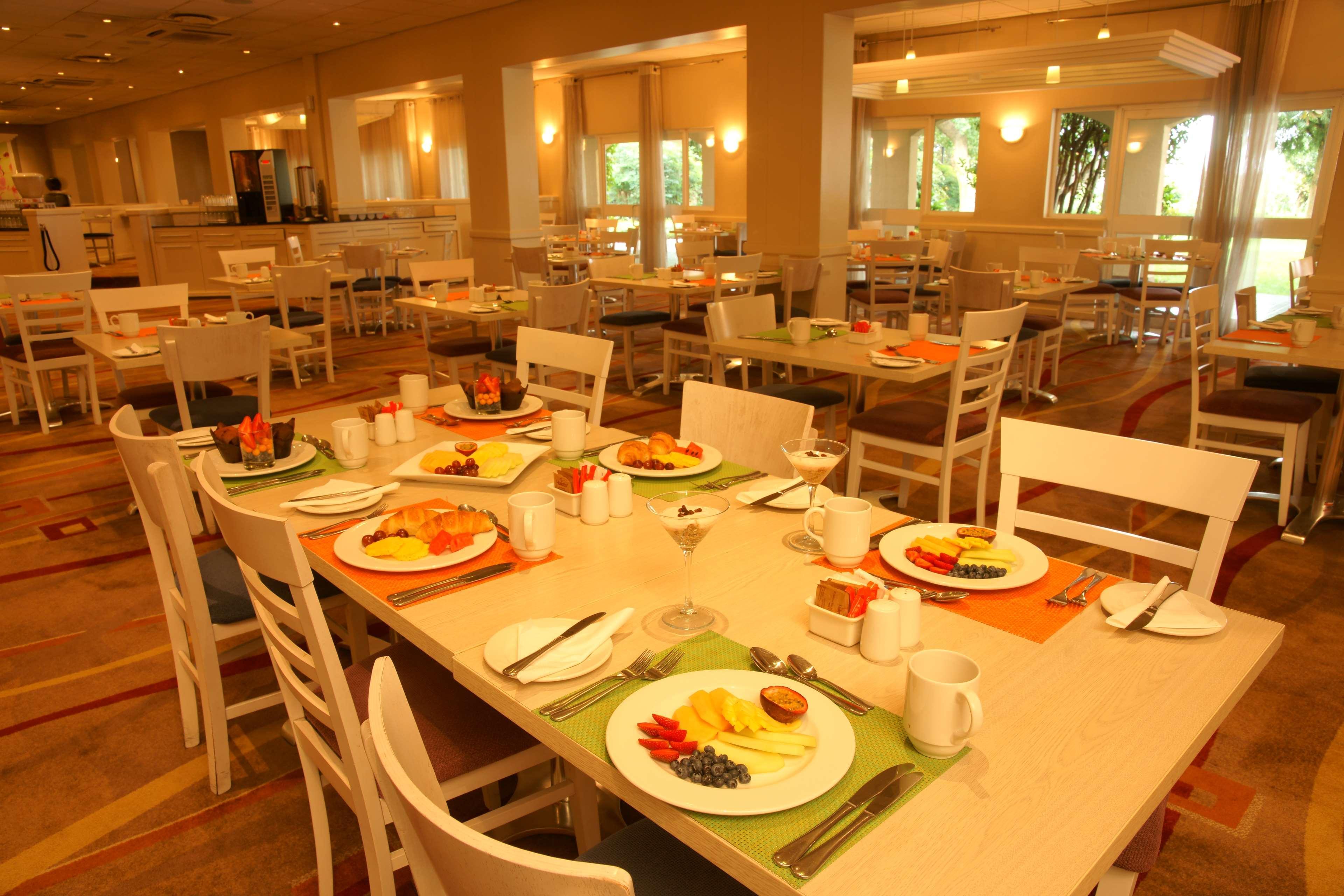 Restaurant Garden Court Or Tambo