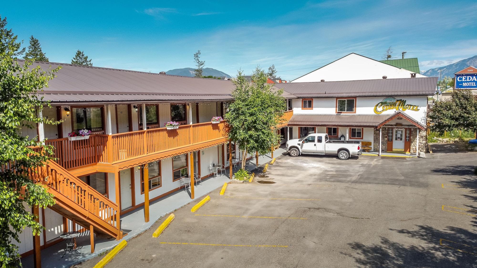 Vista Exterior Cedar Motel