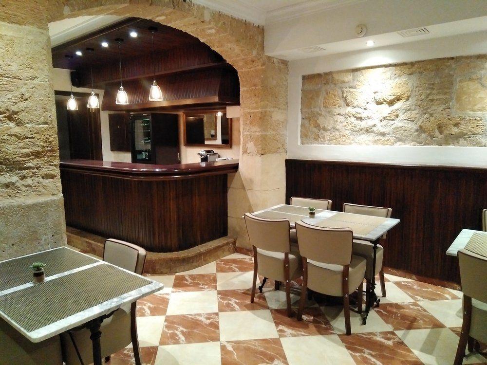 Bar/Salón Hotel Born