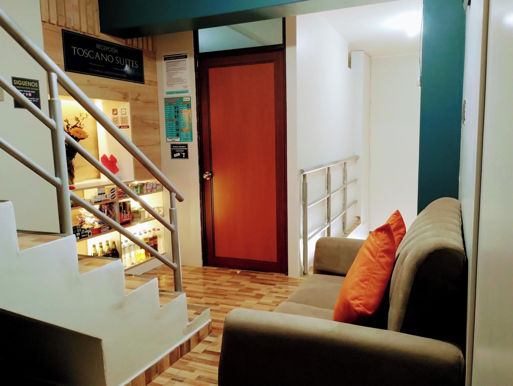 Vista Lobby Hostal TOSCANO SUITES