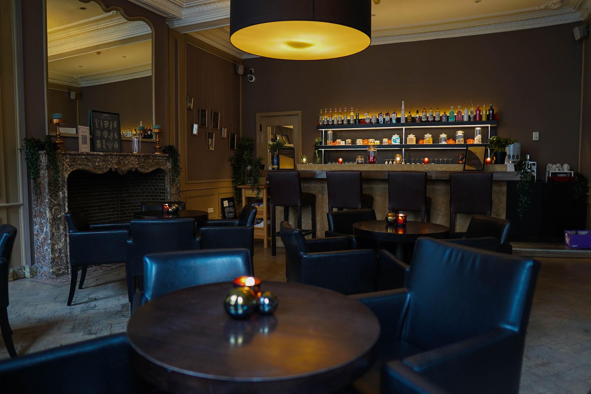 Bar/Salón Hotel de Flandre