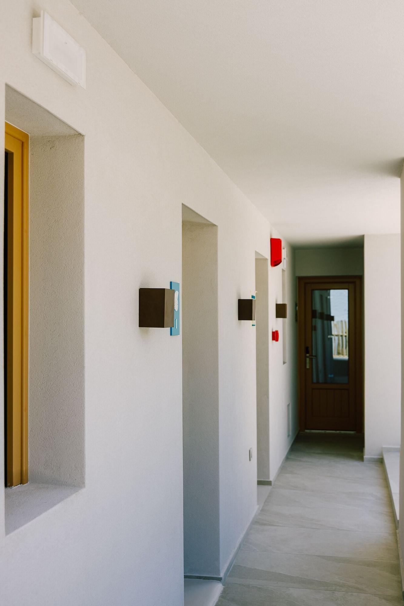 Vista Lobby Opalia Suites