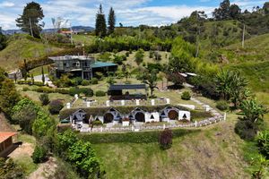 Alojamiento - HOBBIT HOTEL - PEÑOL GUATAPE