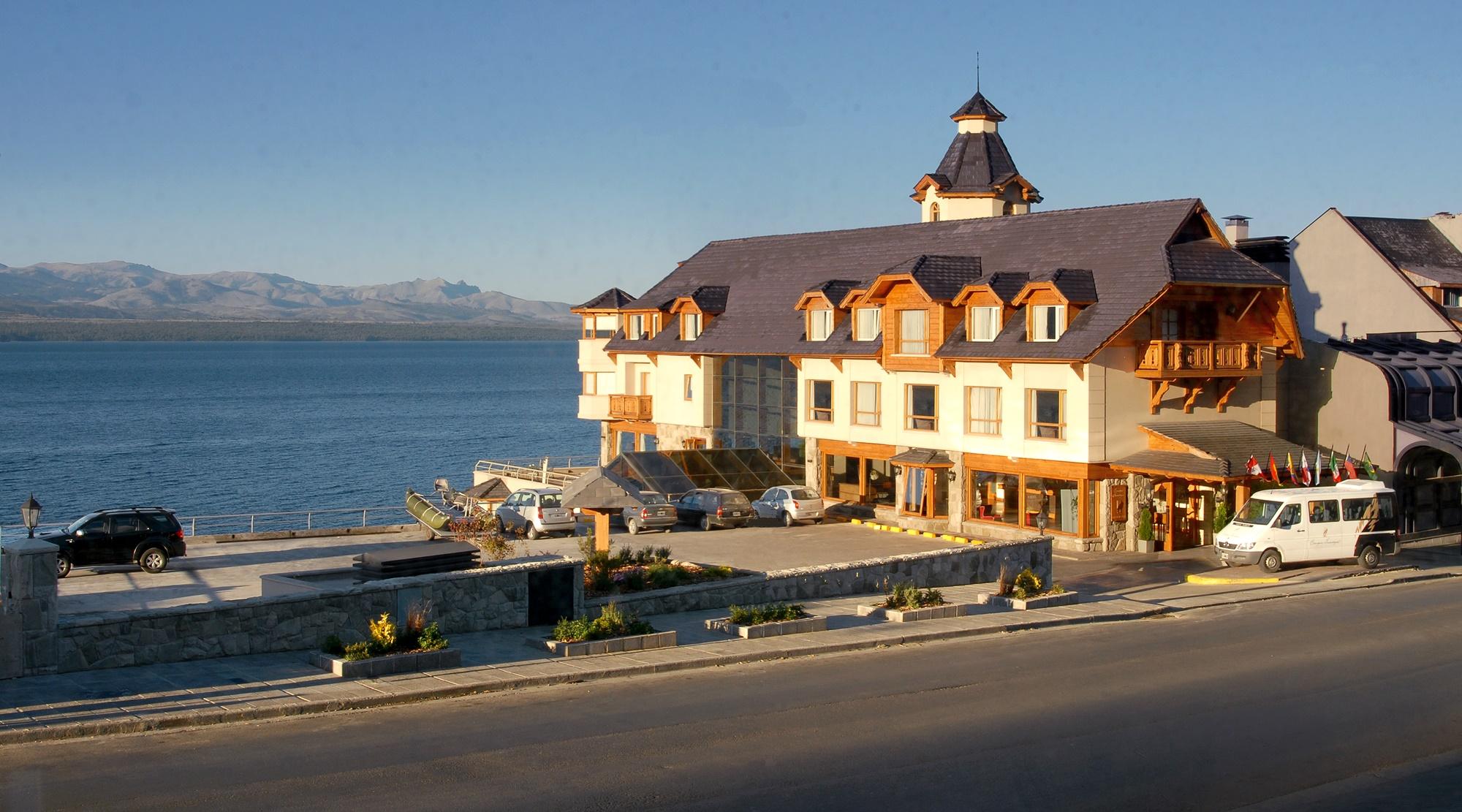 Vista Exterior Cacique Inacayal Lake & Spa Hotel