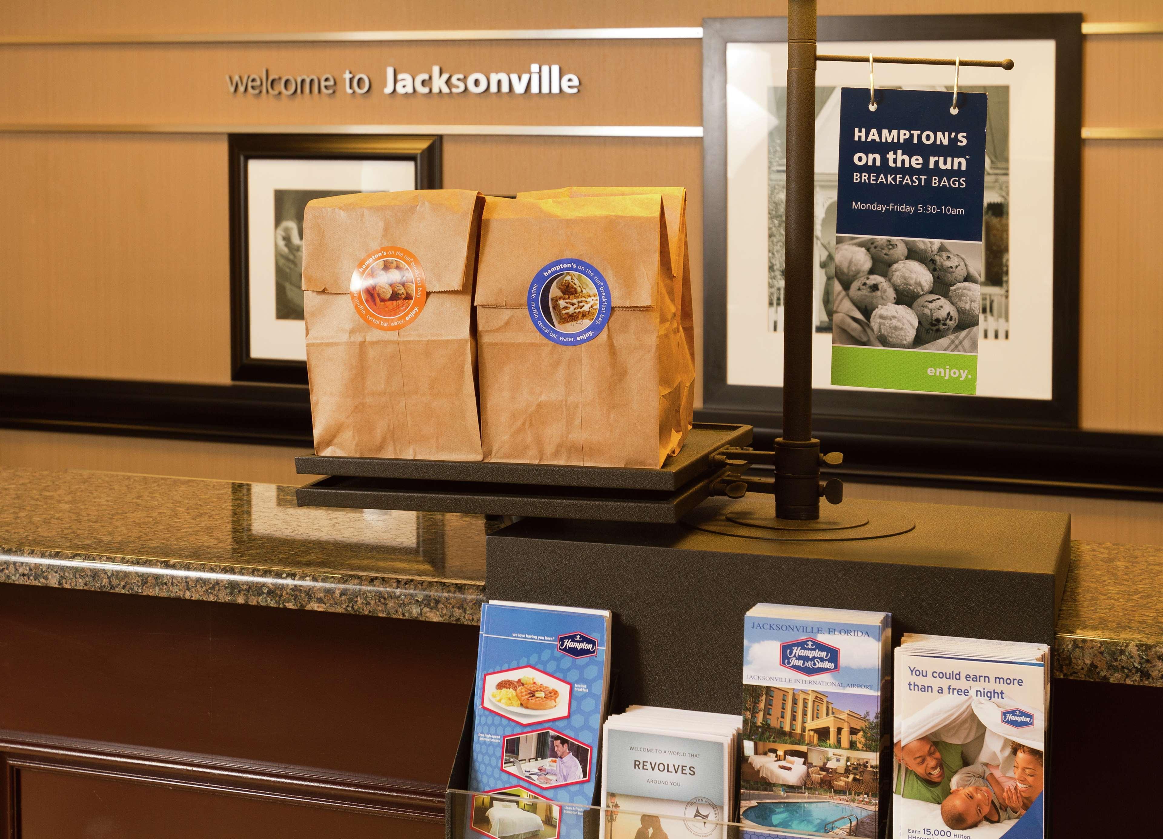 Vista Lobby Hampton Inn Suites Jacksonville Airport