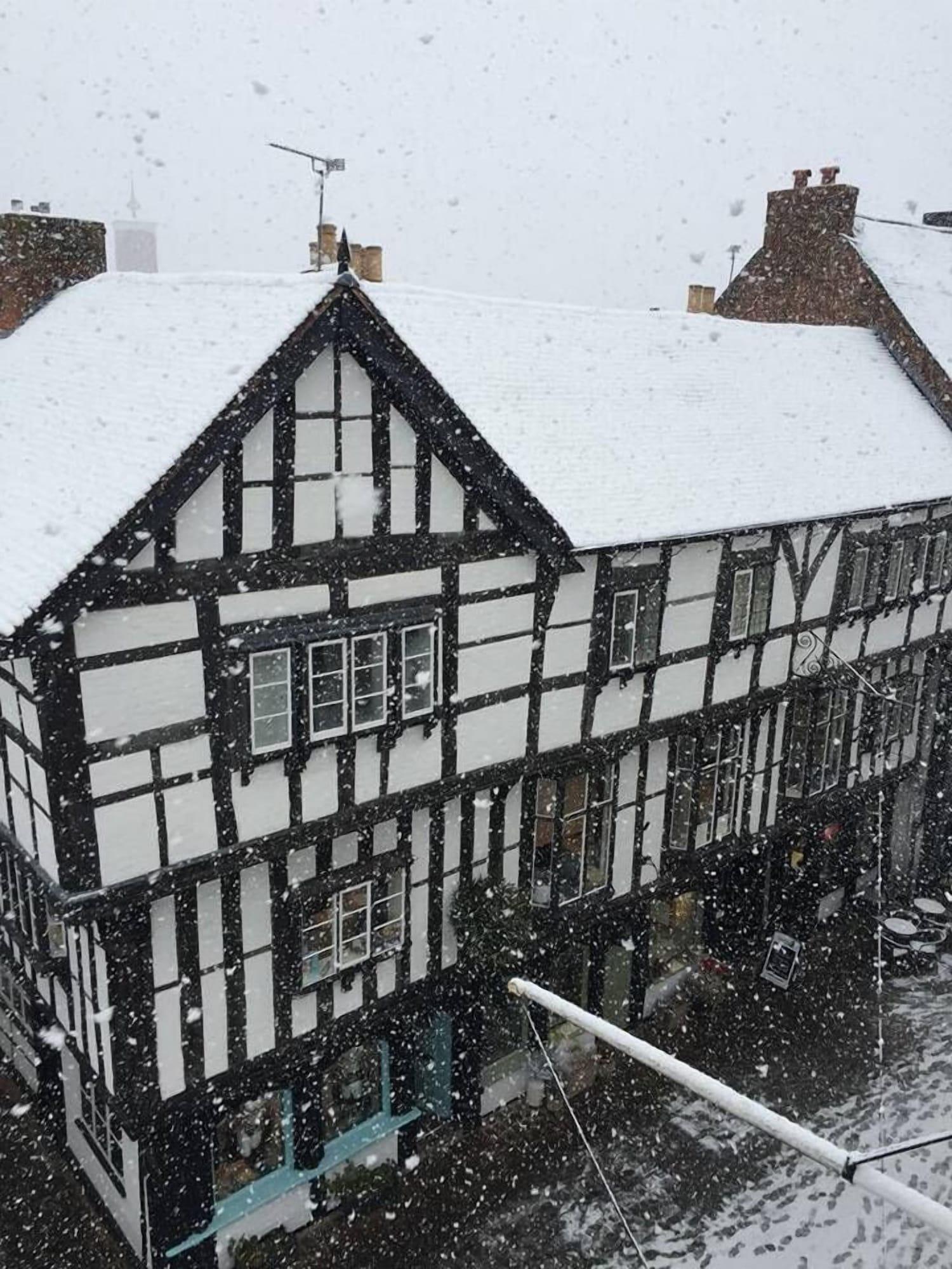 Vista Exterior Prince Rupert Hotel