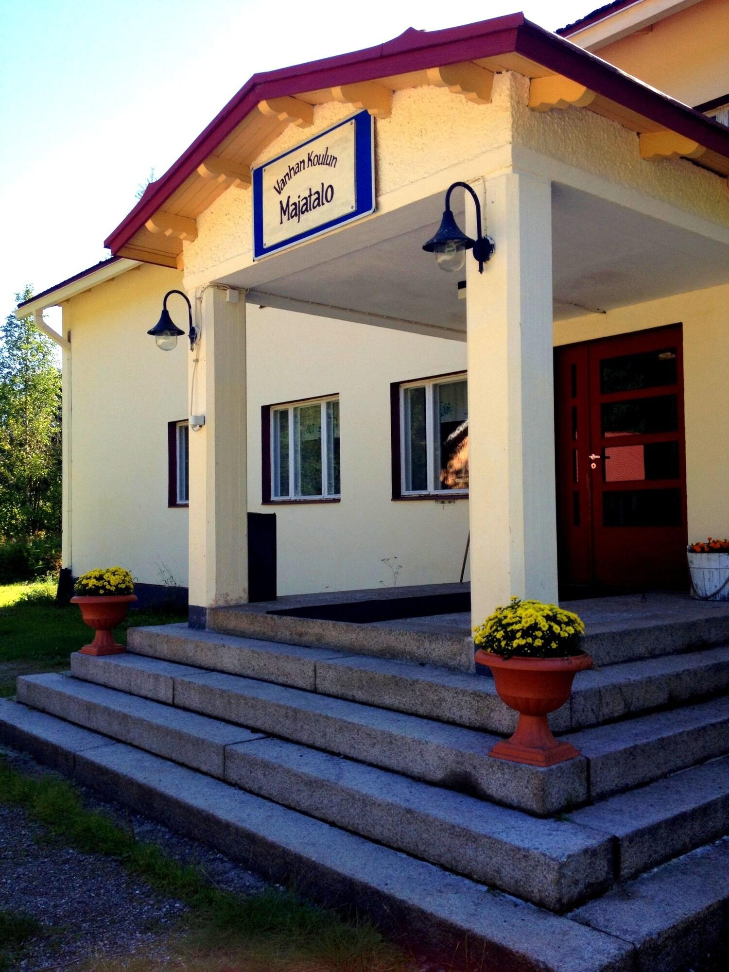 Vista Exterior Vanhan Koulun Majatalo