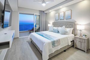 Alquiler Vacacional - New 2 Bedroom Beach Front Condo @ Encantame Towers