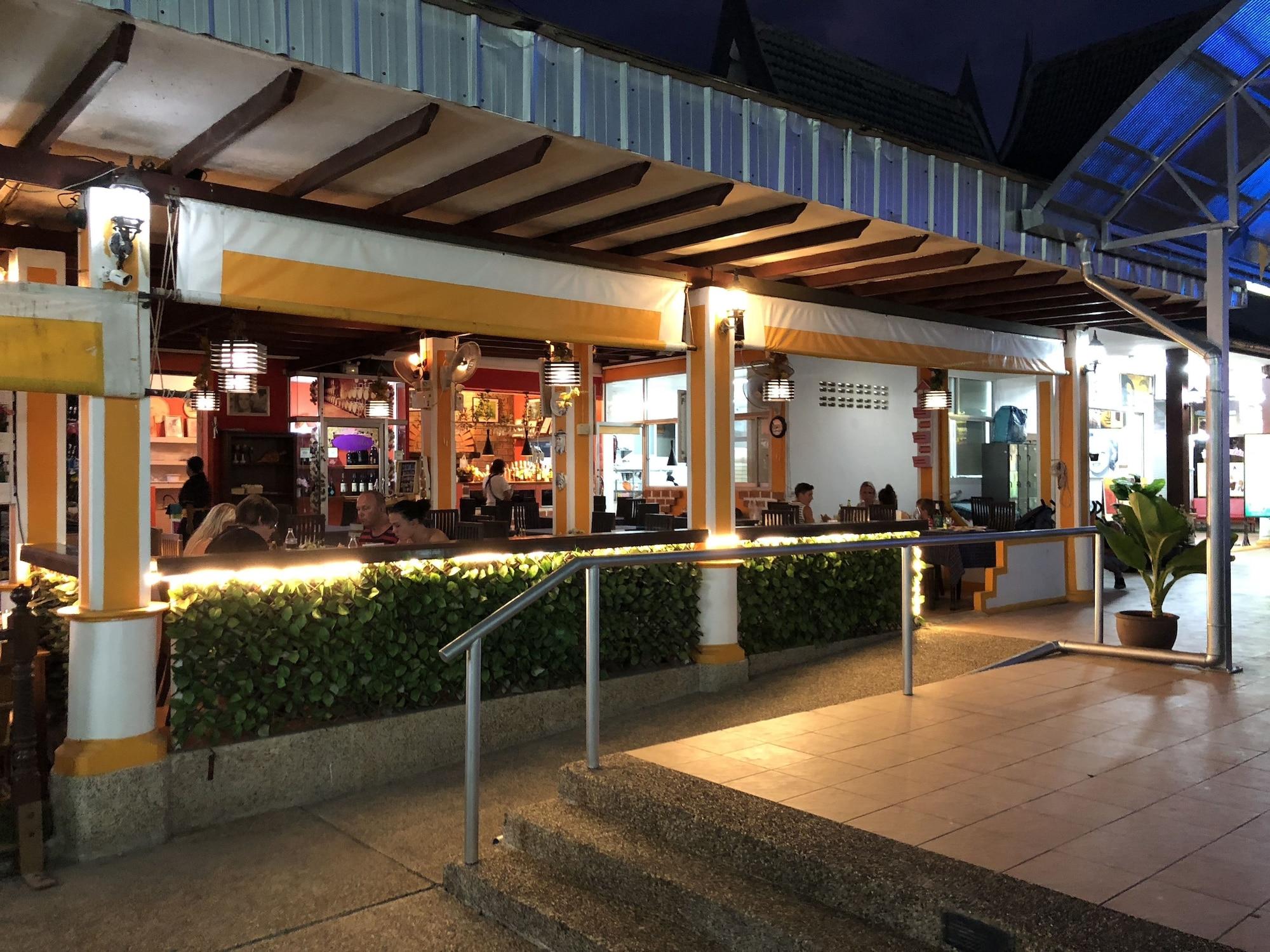 Restaurant Merlin Plaza Apartments