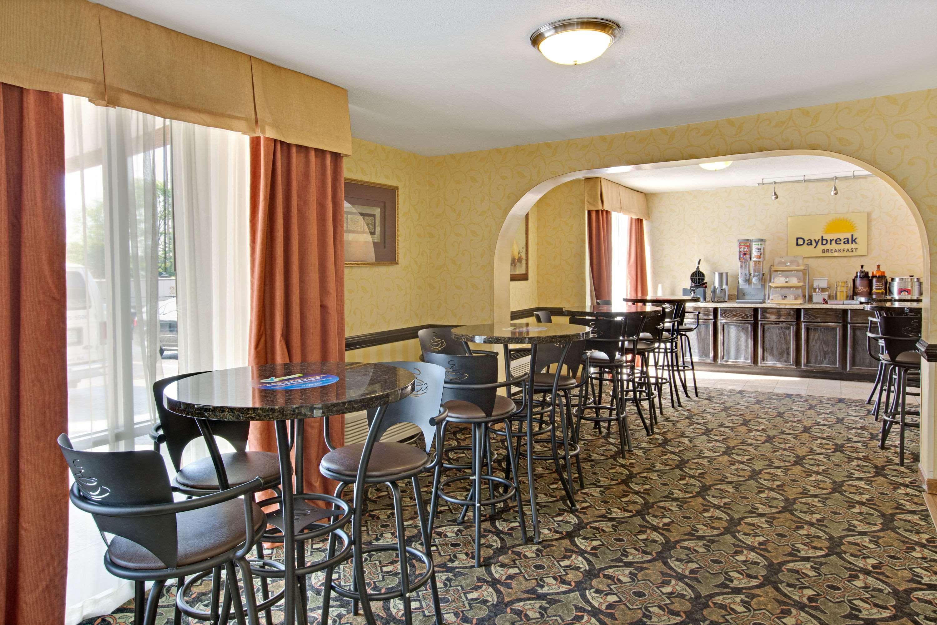 Restaurant Days Inn by Wyndham Charlotte/Woodlawn Near Carowinds